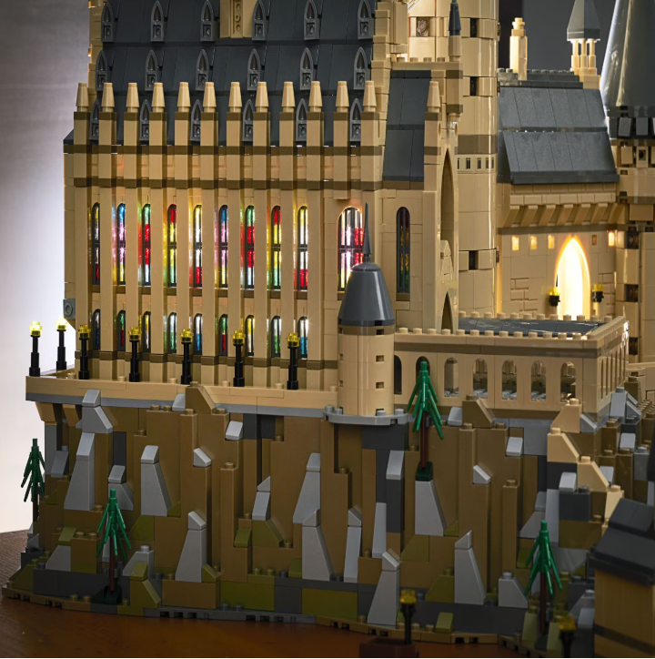 LEGO Harry Potter Hogwarts Castle 71043 – Collectible Microscale Wizarding World Building Set