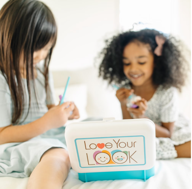 Love Your Look Pretend Makeup Kit Play Set – 16 Pieces Kids Beauty Makeup Set for Imaginative Role Play, Fashion Fun & Creative Learning