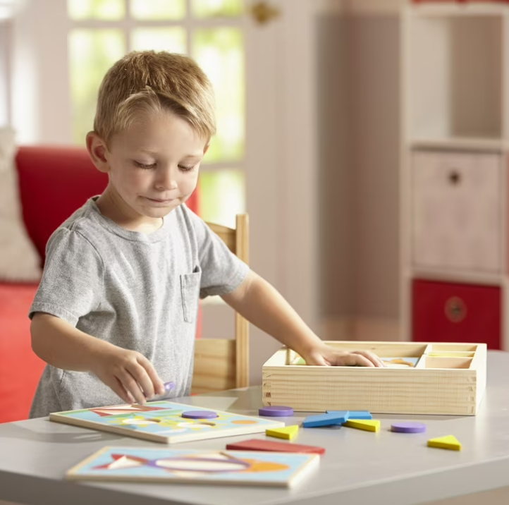 Wooden Pattern Blocks Educational Toy with 5 Double-Sided Scenes & 30 Shapes – Montessori Learning Puzzle for Kids Creativity, STEM & Fine Motor Skills